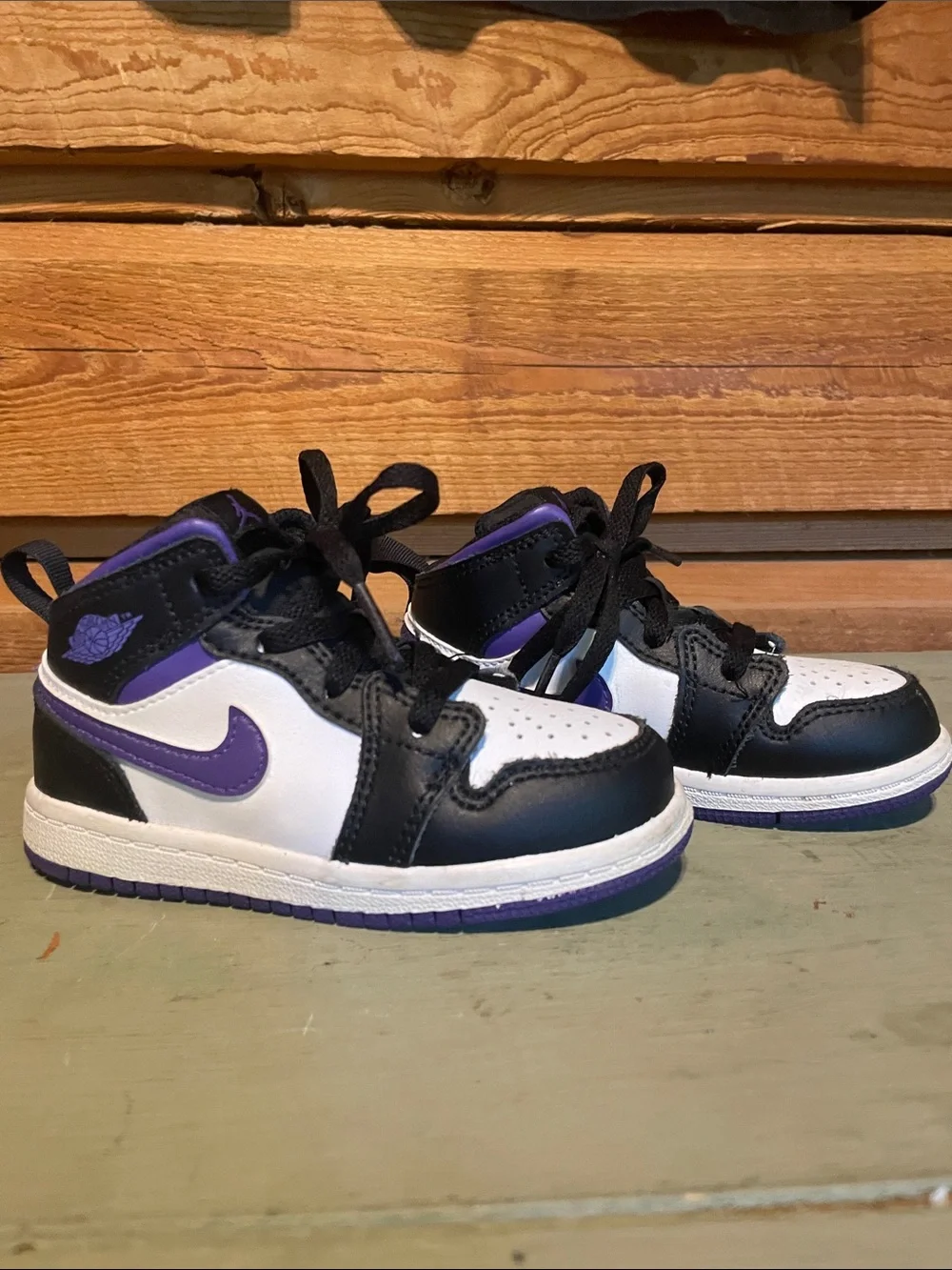 Nike Kids Black White Purple High-Top Sneakers (Toddler)